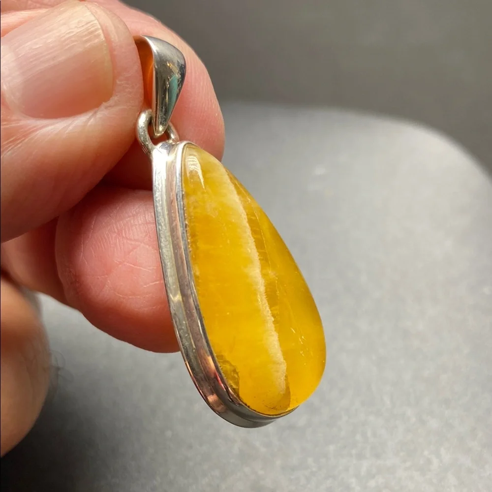 Yellow Lace Agate Pendant in Solid Sterling Silver 925 - Picture 3 of 8